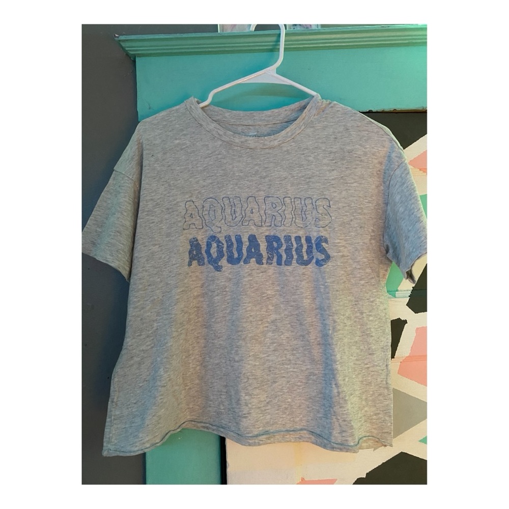 women’s cropped t shirt